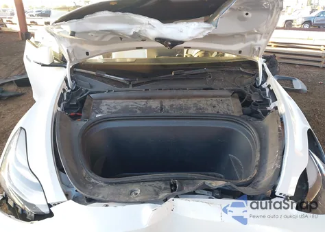 2021 Tesla Model Y Long Range Dual Motor All-Wheel Drive z USA, uszkodzony, nr VIN 5YJYGDEE0MF264790